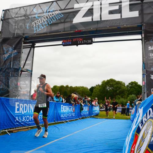 30.08.2026 - Elbe Triathlon Hamburg LAZAROV Photography http://msf.ph/oto/10083732 30.08.2026 11:37:51 Ziel 696, 726, 757, 1374 meine-sportfotos.de