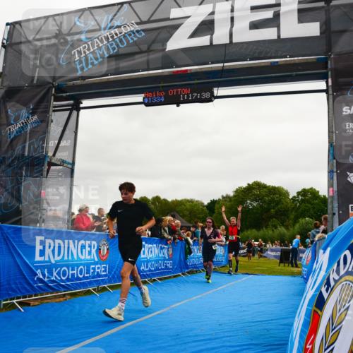 30.08.2026 - Elbe Triathlon Hamburg LAZAROV Photography http://msf.ph/oto/10083744 30.08.2026 11:37:54 Ziel 696, 726, 757, 759, 1298, 1374 meine-sportfotos.de