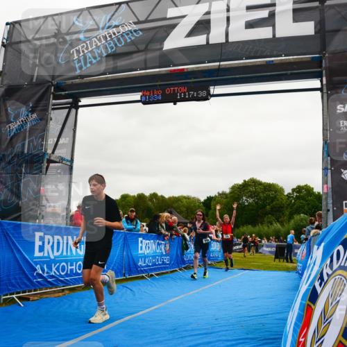 30.08.2026 - Elbe Triathlon Hamburg LAZAROV Photography http://msf.ph/oto/10083747 30.08.2026 11:37:54 Ziel 696, 726, 757, 759, 1298, 1374 meine-sportfotos.de