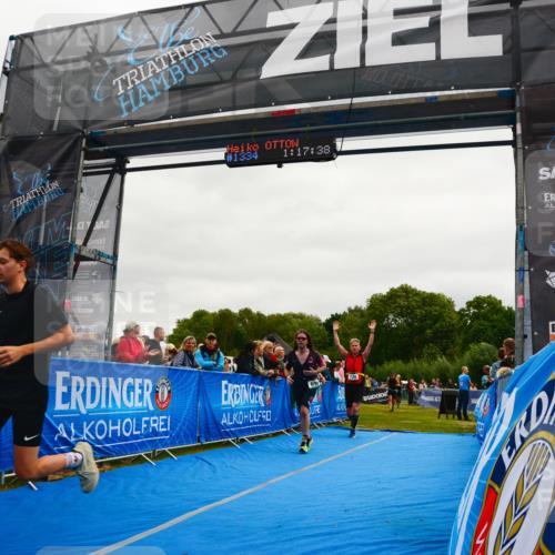 30.08.2026 - Elbe Triathlon Hamburg LAZAROV Photography http://msf.ph/oto/10083753 30.08.2026 11:37:54 Ziel 696, 726, 757, 759, 1298, 1374 meine-sportfotos.de