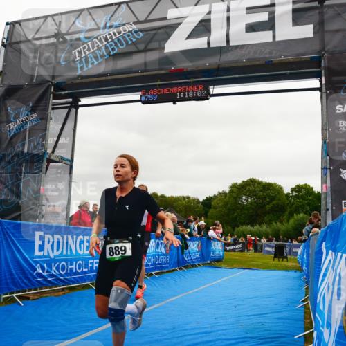 30.08.2026 - Elbe Triathlon Hamburg LAZAROV Photography http://msf.ph/oto/10083839 30.08.2026 11:38:21 Ziel 889, 1335, 1422 meine-sportfotos.de