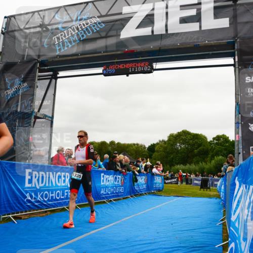30.08.2026 - Elbe Triathlon Hamburg LAZAROV Photography http://msf.ph/oto/10083844 30.08.2026 11:38:22 Ziel 889, 1335, 1422 meine-sportfotos.de