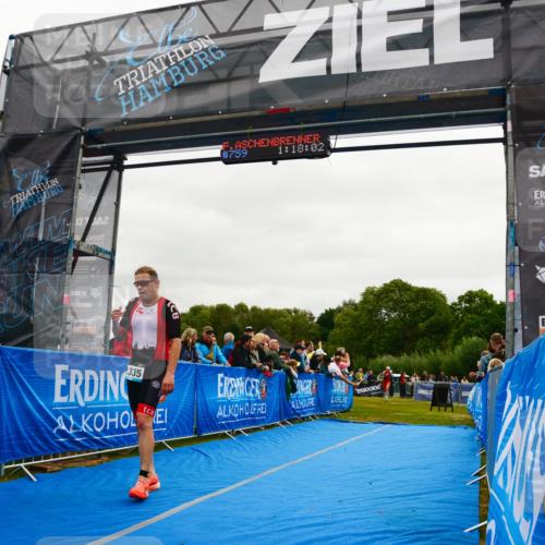 30.08.2026 - Elbe Triathlon Hamburg LAZAROV Photography http://msf.ph/oto/10083848 30.08.2026 11:38:22 Ziel 889, 1335, 1422 meine-sportfotos.de