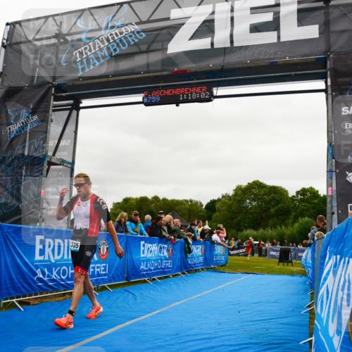 30.08.2026 - Elbe Triathlon Hamburg LAZAROV Photography http://msf.ph/oto/10083850 30.08.2026 11:38:22 Ziel 889, 1335, 1422 meine-sportfotos.de
