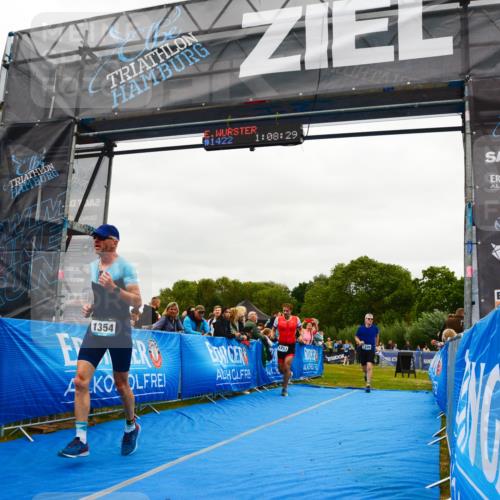 30.08.2026 - Elbe Triathlon Hamburg LAZAROV Photography http://msf.ph/oto/10083913 30.08.2026 11:38:40 Ziel 867, 1226, 1253, 1271, 1354, 1444 meine-sportfotos.de