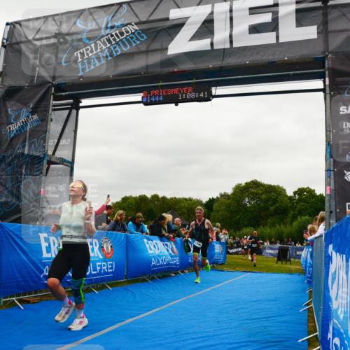 30.08.2026 - Elbe Triathlon Hamburg LAZAROV Photography http://msf.ph/oto/10083967 30.08.2026 11:39:01 Ziel 936, 1158, 1346, 1456 meine-sportfotos.de