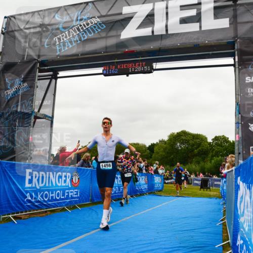 30.08.2026 - Elbe Triathlon Hamburg LAZAROV Photography http://msf.ph/oto/10084002 30.08.2026 11:39:08 Ziel 877, 1158, 1169, 1319, 1456 meine-sportfotos.de