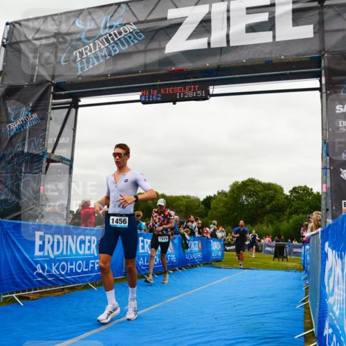 30.08.2026 - Elbe Triathlon Hamburg LAZAROV Photography http://msf.ph/oto/10084005 30.08.2026 11:39:09 Ziel 877, 1158, 1169, 1319, 1456 meine-sportfotos.de