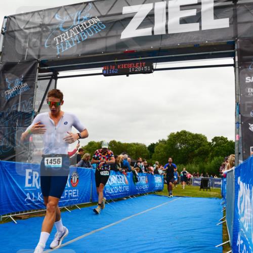 30.08.2026 - Elbe Triathlon Hamburg LAZAROV Photography http://msf.ph/oto/10084008 30.08.2026 11:39:09 Ziel 877, 1158, 1169, 1319, 1456 meine-sportfotos.de