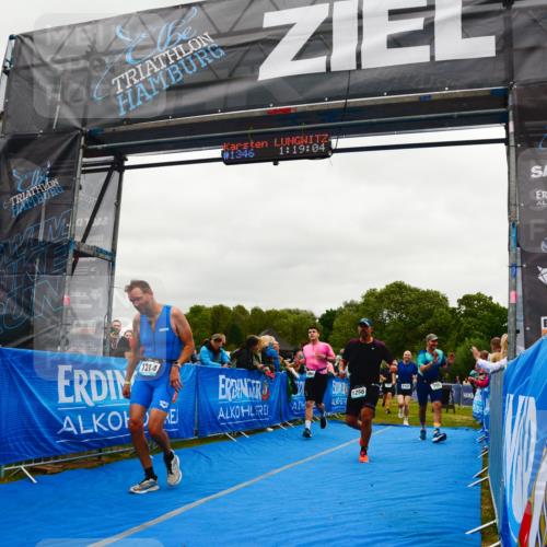 30.08.2026 - Elbe Triathlon Hamburg LAZAROV Photography http://msf.ph/oto/10084032 30.08.2026 11:39:18 Ziel 709, 877, 1064, 1123, 1125, 1205, 1214, 1256 meine-sportfotos.de