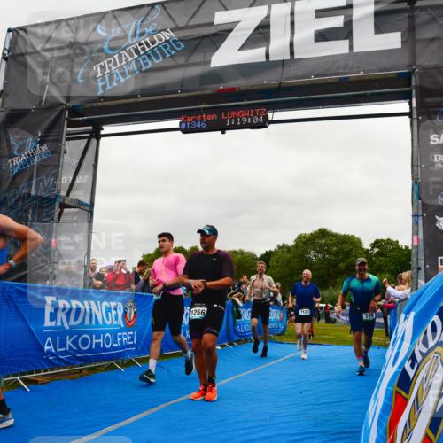 30.08.2026 - Elbe Triathlon Hamburg LAZAROV Photography http://msf.ph/oto/10084038 30.08.2026 11:39:19 Ziel 709, 877, 1064, 1123, 1125, 1205, 1214, 1256 meine-sportfotos.de