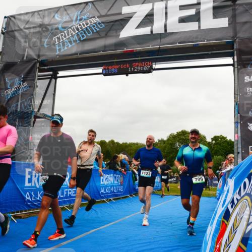 30.08.2026 - Elbe Triathlon Hamburg LAZAROV Photography http://msf.ph/oto/10084045 30.08.2026 11:39:21 Ziel 709, 992, 1064, 1123, 1125, 1205, 1214, 1256 meine-sportfotos.de