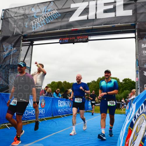 30.08.2026 - Elbe Triathlon Hamburg LAZAROV Photography http://msf.ph/oto/10084047 30.08.2026 11:39:21 Ziel 709, 992, 1064, 1123, 1125, 1205, 1214, 1256 meine-sportfotos.de