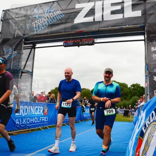 30.08.2026 - Elbe Triathlon Hamburg LAZAROV Photography http://msf.ph/oto/10084051 30.08.2026 11:39:22 Ziel 709, 992, 1064, 1123, 1125, 1205, 1214, 1256 meine-sportfotos.de