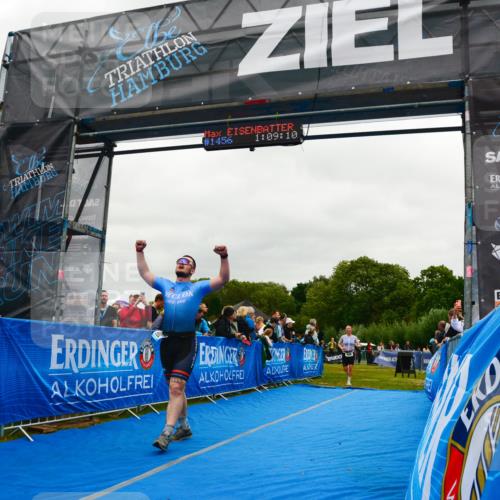 30.08.2026 - Elbe Triathlon Hamburg LAZAROV Photography http://msf.ph/oto/10084059 30.08.2026 11:39:29 Ziel 926, 992 meine-sportfotos.de