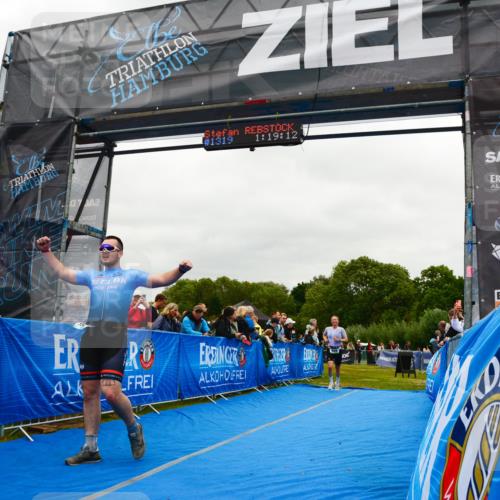 30.08.2026 - Elbe Triathlon Hamburg LAZAROV Photography http://msf.ph/oto/10084064 30.08.2026 11:39:30 Ziel 926, 992 meine-sportfotos.de