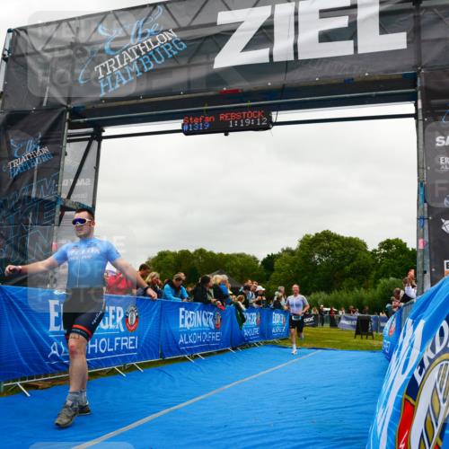 30.08.2026 - Elbe Triathlon Hamburg LAZAROV Photography http://msf.ph/oto/10084065 30.08.2026 11:39:30 Ziel 926, 992 meine-sportfotos.de
