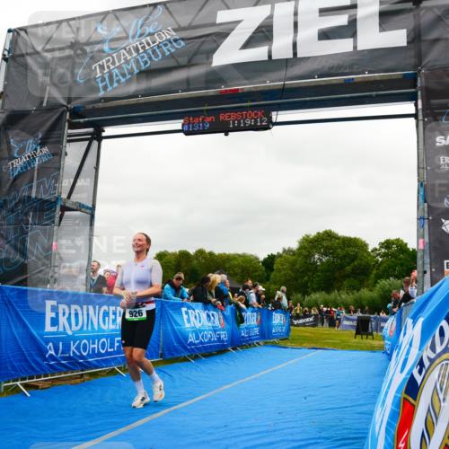 30.08.2026 - Elbe Triathlon Hamburg LAZAROV Photography http://msf.ph/oto/10084067 30.08.2026 11:39:32 Ziel 926, 979, 992 meine-sportfotos.de
