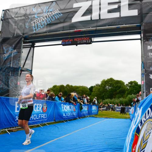 30.08.2026 - Elbe Triathlon Hamburg LAZAROV Photography http://msf.ph/oto/10084069 30.08.2026 11:39:33 Ziel 926, 979, 1146 meine-sportfotos.de