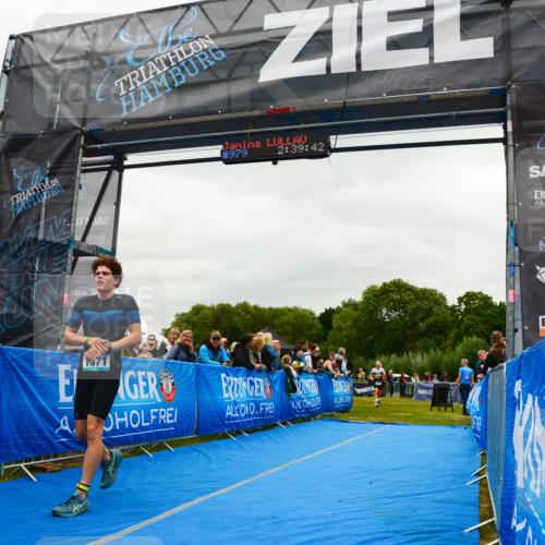 30.08.2026 - Elbe Triathlon Hamburg LAZAROV Photography http://msf.ph/oto/10084160 30.08.2026 11:39:56 Ziel 697, 742, 1268, 1371 meine-sportfotos.de