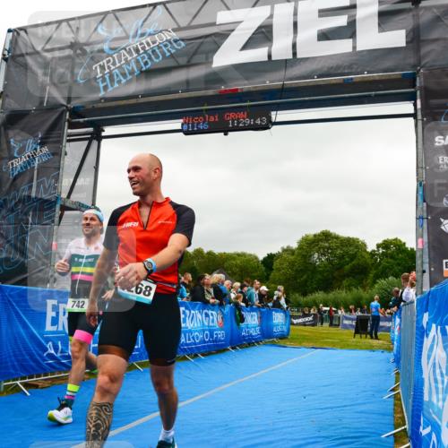 30.08.2026 - Elbe Triathlon Hamburg LAZAROV Photography http://msf.ph/oto/10084177 30.08.2026 11:40:03 Ziel 742, 1268 meine-sportfotos.de