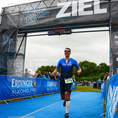30.08.2026 - Elbe Triathlon Hamburg LAZAROV Photography http://msf.ph/oto/10084211 30.08.2026 11:40:22 Ziel 679, 1269 meine-sportfotos.de