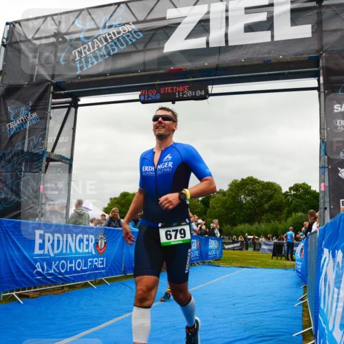 30.08.2026 - Elbe Triathlon Hamburg LAZAROV Photography http://msf.ph/oto/10084215 30.08.2026 11:40:22 Ziel 679, 1269 meine-sportfotos.de