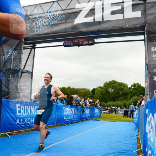 30.08.2026 - Elbe Triathlon Hamburg LAZAROV Photography http://msf.ph/oto/10084225 30.08.2026 11:40:23 Ziel 679, 1269 meine-sportfotos.de