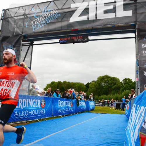 30.08.2026 - Elbe Triathlon Hamburg LAZAROV Photography http://msf.ph/oto/10084244 30.08.2026 11:40:36 Ziel 1130 meine-sportfotos.de