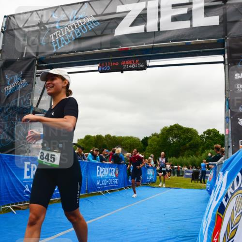 30.08.2026 - Elbe Triathlon Hamburg LAZAROV Photography http://msf.ph/oto/10084311 30.08.2026 11:41:06 Ziel 845, 920, 1302 meine-sportfotos.de