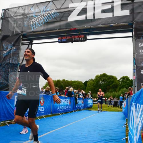 30.08.2026 - Elbe Triathlon Hamburg LAZAROV Photography http://msf.ph/oto/10084349 30.08.2026 11:41:24 Ziel 806, 1202, 1278 meine-sportfotos.de