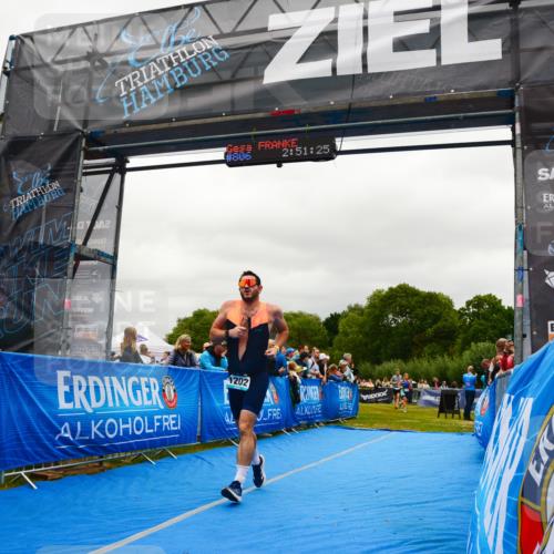 30.08.2026 - Elbe Triathlon Hamburg LAZAROV Photography http://msf.ph/oto/10084354 30.08.2026 11:41:27 Ziel 806, 1202, 1209, 1278 meine-sportfotos.de