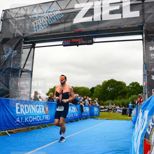 30.08.2026 - Elbe Triathlon Hamburg LAZAROV Photography http://msf.ph/oto/10084356 30.08.2026 11:41:27 Ziel 806, 1202, 1209, 1278 meine-sportfotos.de