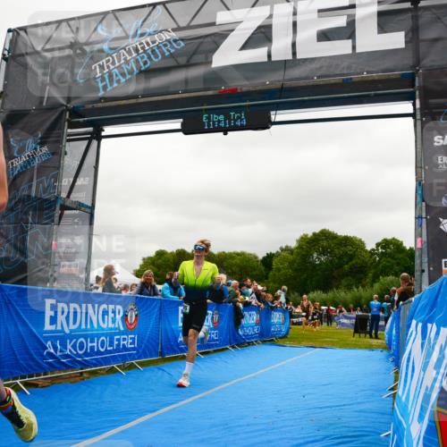 30.08.2026 - Elbe Triathlon Hamburg LAZAROV Photography http://msf.ph/oto/10084377 30.08.2026 11:41:45 Ziel 795, 1272, 1449 meine-sportfotos.de