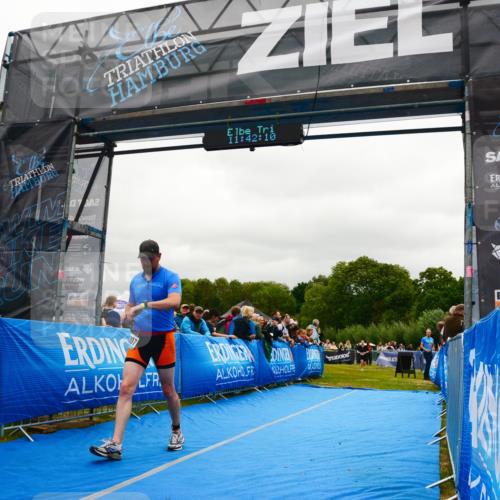 30.08.2026 - Elbe Triathlon Hamburg LAZAROV Photography http://msf.ph/oto/10084434 30.08.2026 11:42:11 Ziel 864, 1207 meine-sportfotos.de