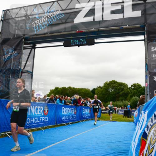 30.08.2026 - Elbe Triathlon Hamburg LAZAROV Photography http://msf.ph/oto/10084452 30.08.2026 11:42:19 Ziel 792, 817, 864 meine-sportfotos.de