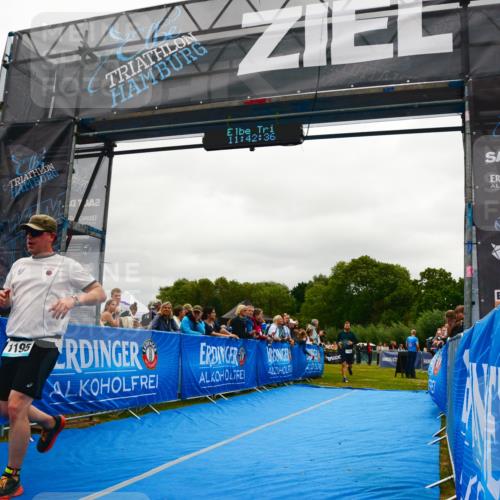 30.08.2026 - Elbe Triathlon Hamburg LAZAROV Photography http://msf.ph/oto/10084487 30.08.2026 11:42:37 Ziel 1142, 1195 meine-sportfotos.de