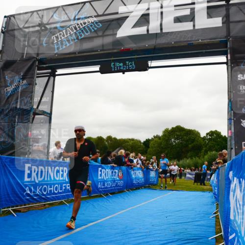 30.08.2026 - Elbe Triathlon Hamburg LAZAROV Photography http://msf.ph/oto/10084505 30.08.2026 11:42:54 Ziel 805, 1238, 1257, 1303, 1325 meine-sportfotos.de