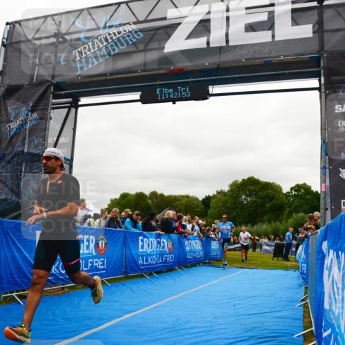 30.08.2026 - Elbe Triathlon Hamburg LAZAROV Photography http://msf.ph/oto/10084508 30.08.2026 11:42:54 Ziel 805, 1238, 1257, 1303, 1325 meine-sportfotos.de
