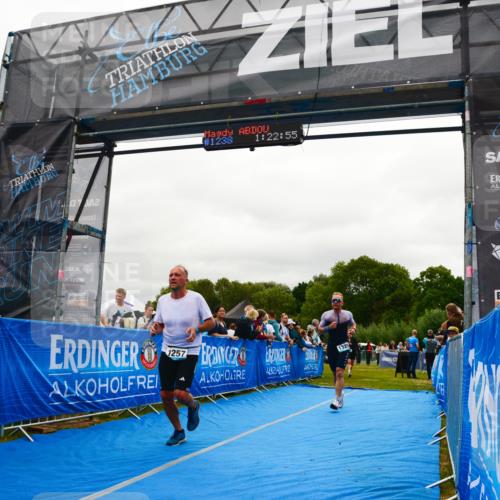 30.08.2026 - Elbe Triathlon Hamburg LAZAROV Photography http://msf.ph/oto/10084528 30.08.2026 11:42:59 Ziel 805, 918, 1257, 1303, 1325 meine-sportfotos.de