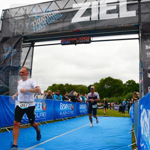 30.08.2026 - Elbe Triathlon Hamburg LAZAROV Photography http://msf.ph/oto/10084536 30.08.2026 11:42:59 Ziel 805, 918, 1257, 1303, 1325 meine-sportfotos.de