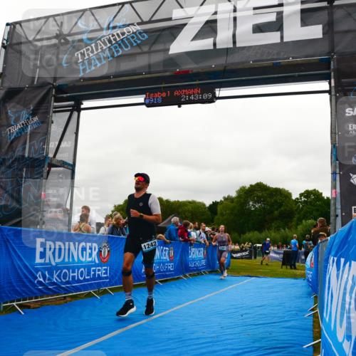 30.08.2026 - Elbe Triathlon Hamburg LAZAROV Photography http://msf.ph/oto/10084603 30.08.2026 11:43:23 Ziel 1242, 1390 meine-sportfotos.de