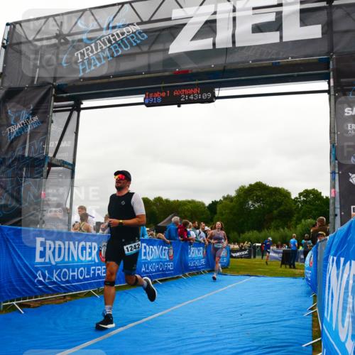 30.08.2026 - Elbe Triathlon Hamburg LAZAROV Photography http://msf.ph/oto/10084605 30.08.2026 11:43:24 Ziel 1242, 1390 meine-sportfotos.de