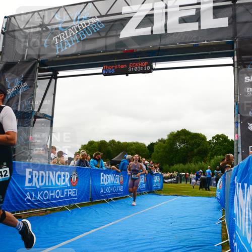 30.08.2026 - Elbe Triathlon Hamburg LAZAROV Photography http://msf.ph/oto/10084615 30.08.2026 11:43:24 Ziel 1242, 1390 meine-sportfotos.de