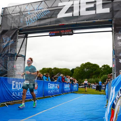 30.08.2026 - Elbe Triathlon Hamburg LAZAROV Photography http://msf.ph/oto/10084730 30.08.2026 11:44:05 Ziel 1227, 1287 meine-sportfotos.de