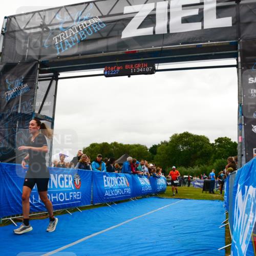 30.08.2026 - Elbe Triathlon Hamburg LAZAROV Photography http://msf.ph/oto/10084770 30.08.2026 11:44:24 Ziel 808, 875, 1239 meine-sportfotos.de