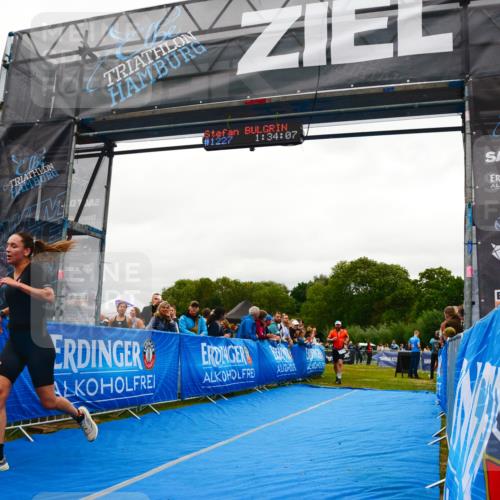 30.08.2026 - Elbe Triathlon Hamburg LAZAROV Photography http://msf.ph/oto/10084772 30.08.2026 11:44:25 Ziel 808, 875, 1239 meine-sportfotos.de