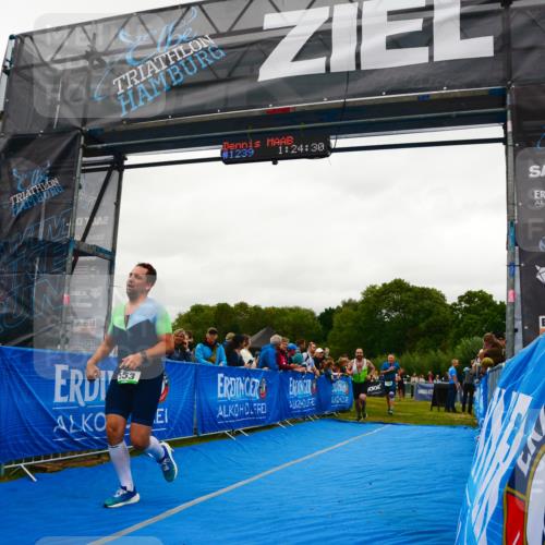 30.08.2026 - Elbe Triathlon Hamburg LAZAROV Photography http://msf.ph/oto/10084833 30.08.2026 11:44:45 Ziel 553, 810, 1258, 1326 meine-sportfotos.de