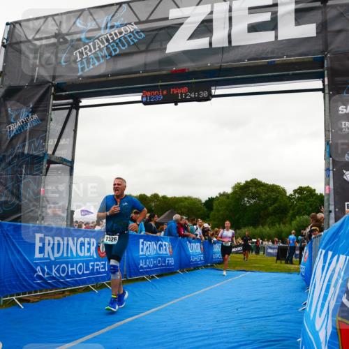 30.08.2026 - Elbe Triathlon Hamburg LAZAROV Photography http://msf.ph/oto/10084855 30.08.2026 11:44:49 Ziel 810, 1082, 1258, 1326 meine-sportfotos.de