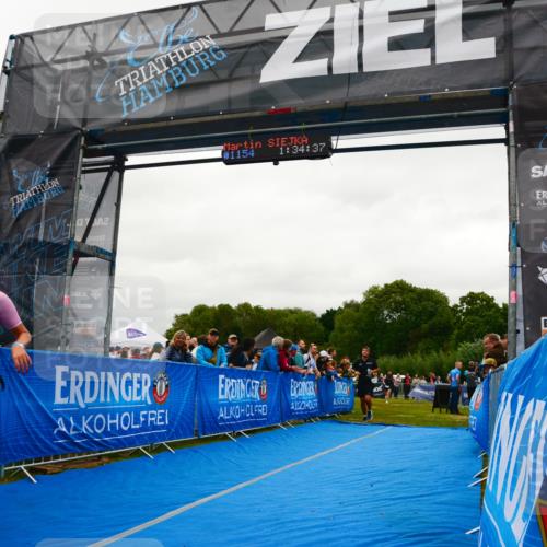30.08.2026 - Elbe Triathlon Hamburg LAZAROV Photography http://msf.ph/oto/10084880 30.08.2026 11:44:52 Ziel 810, 1082, 1296, 1326 meine-sportfotos.de